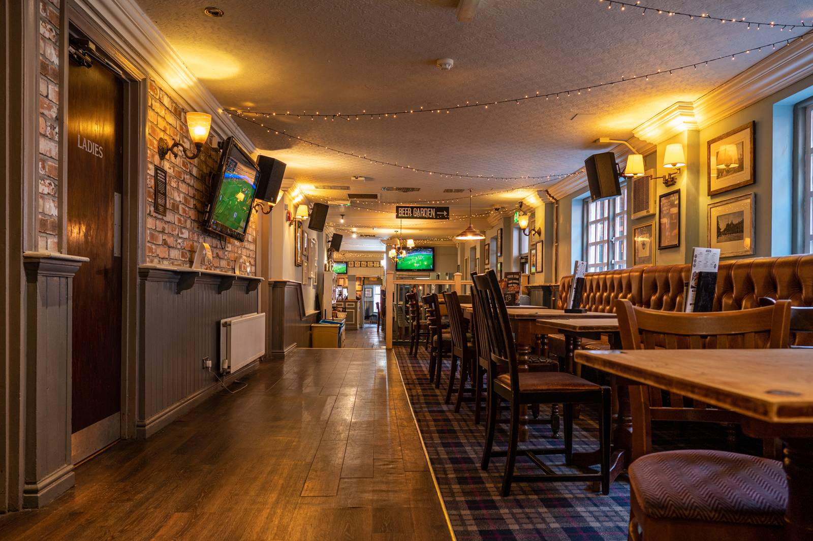 Decorative header image object-cover