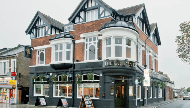 The Roar of Suburban Nightlife: How The Golden Lion in Bexleyheath Brings Sport Food & Fun Together