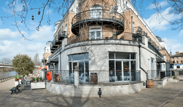 Run a Riverside Bar & Restaurant in Staines-upon-Thames: A Prime Surrey Opportunity