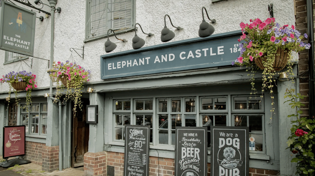 Why The Elephant and Castle Is One of Buckinghamshire’s Most Beautiful Pubs to Run