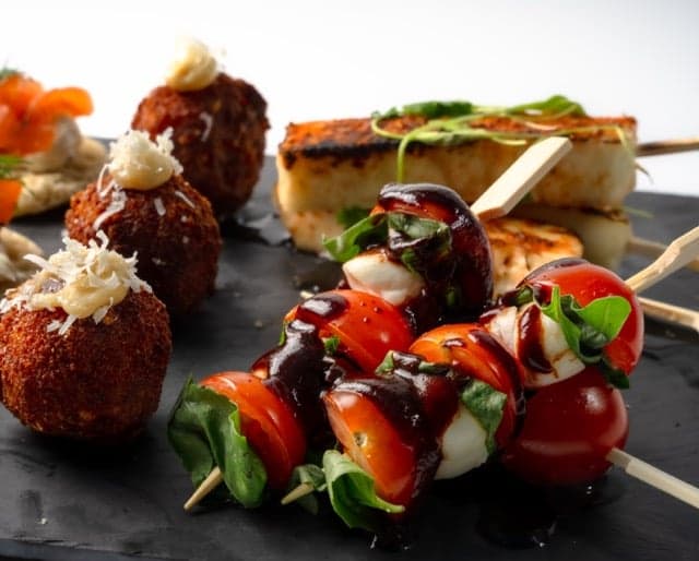 NC-30APR26-MULTIBRAND-XMAS-FOOD-CANAPES-3 Medium
