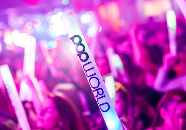 Light up Popworld batons on the dancefloor