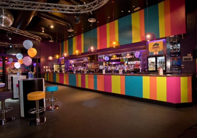 Main bar