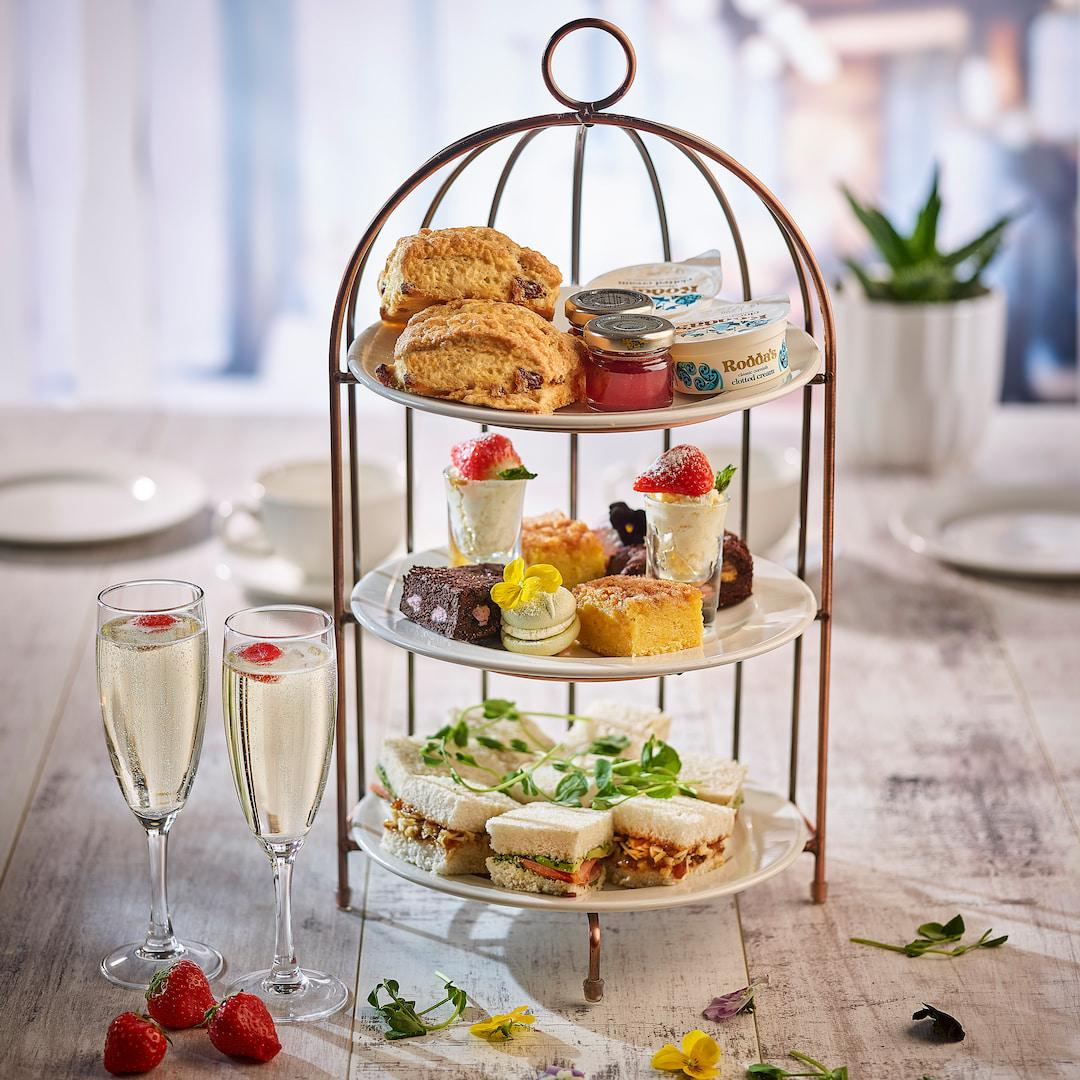 2021 - Slug Site Level - Boozy Summer Afternoon Tea