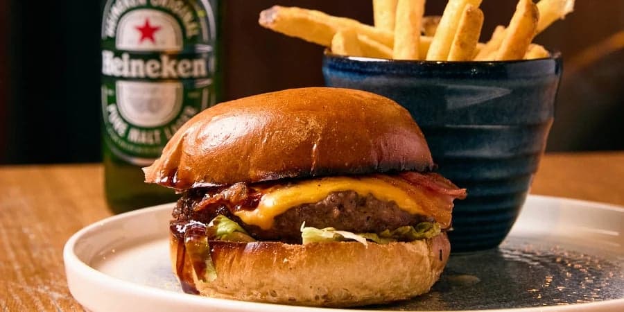 Burger, fries & a heineken