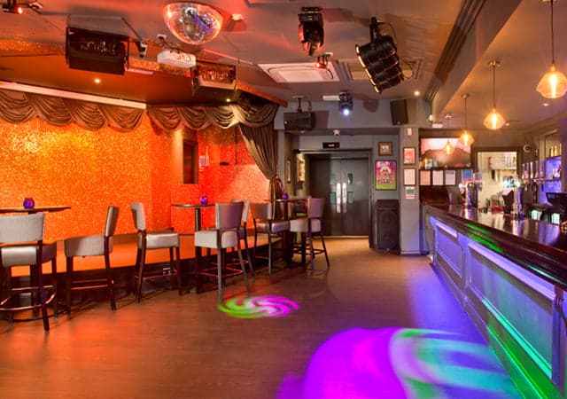 Two Brewers bar area
