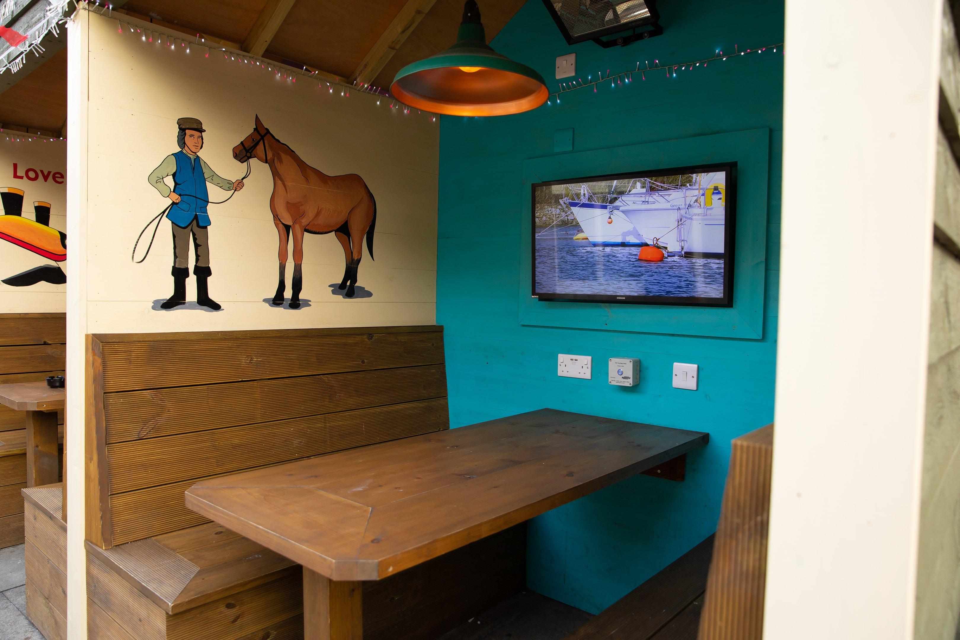 Horse and Groom - Garden private booths