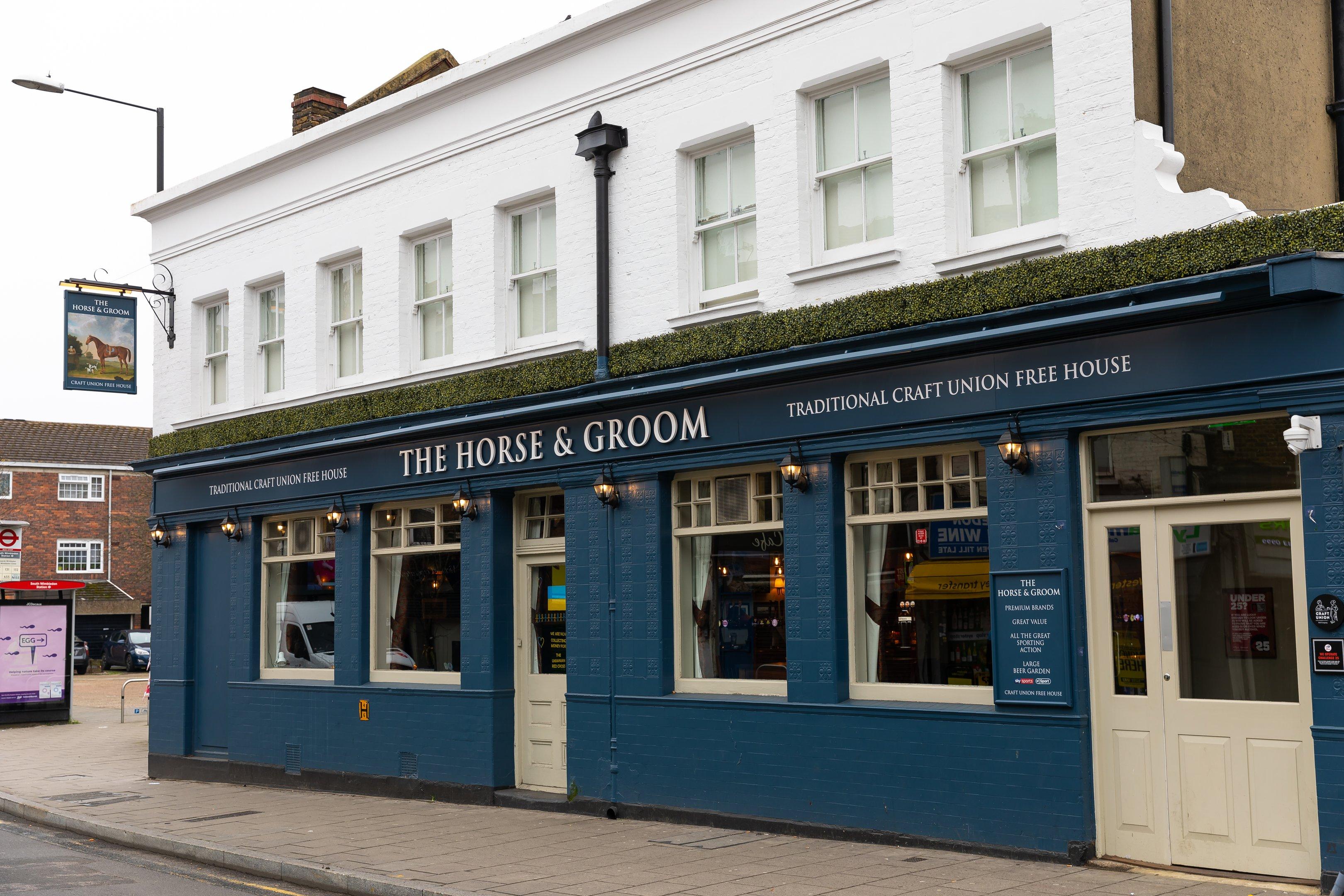 Horse and Groom - External