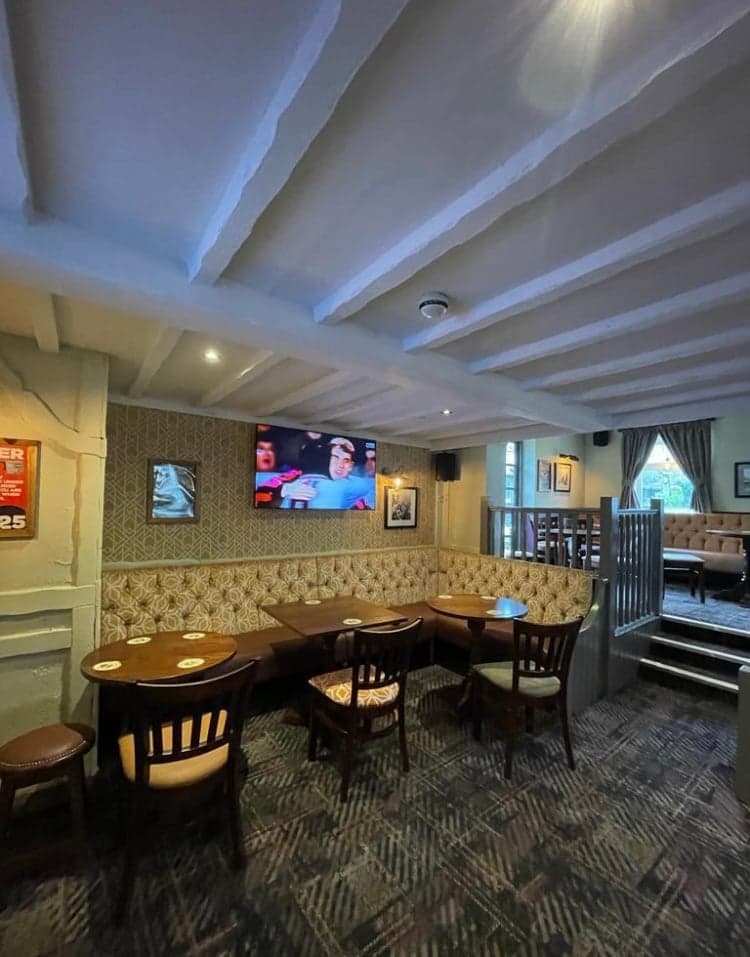 Old Cross - Tables and booths 2