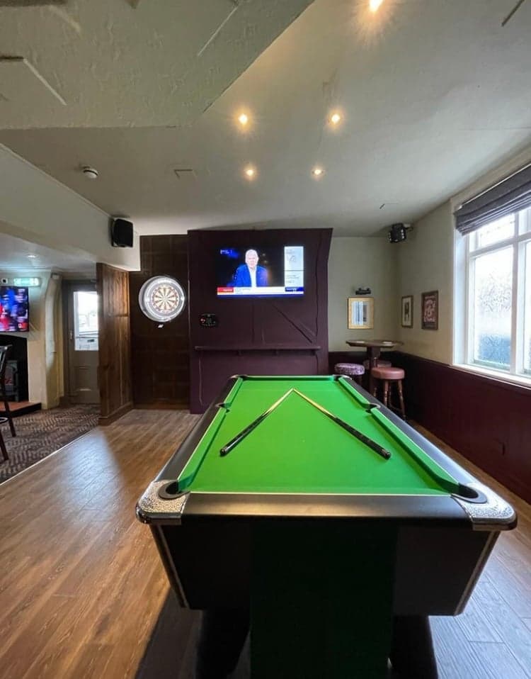 Old Cross - Pool table