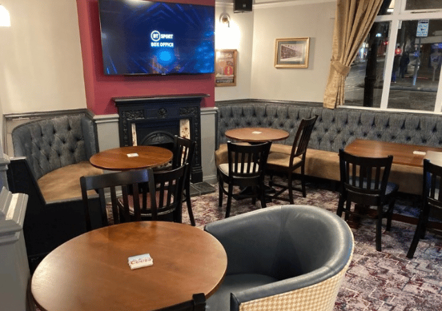 Jolly Carter - Customer seating