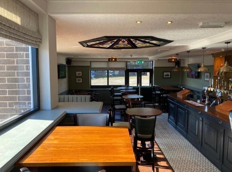 Starting Gate - Window tables
