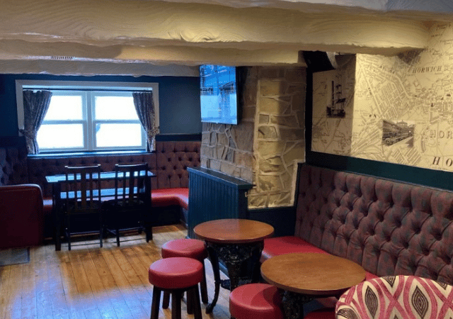 Old Original Bay Horse - Booths