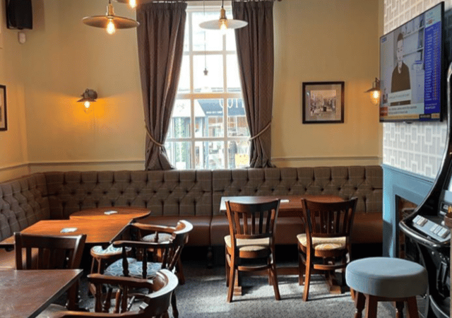 Royal Oak - Customer seating