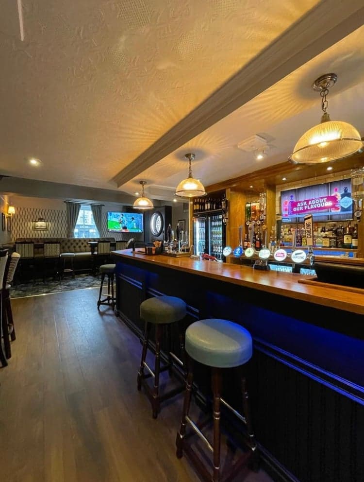 Kings Arms - Bar area