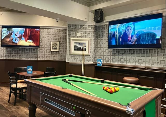 Darlington Flyer - Pool table