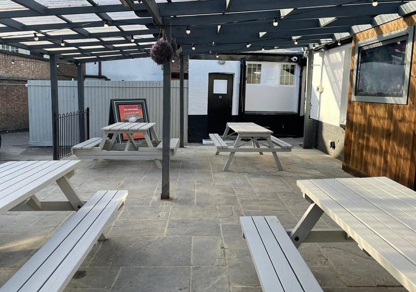 Pub Beer Garden