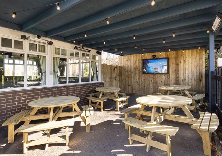 Outdoor area and TV