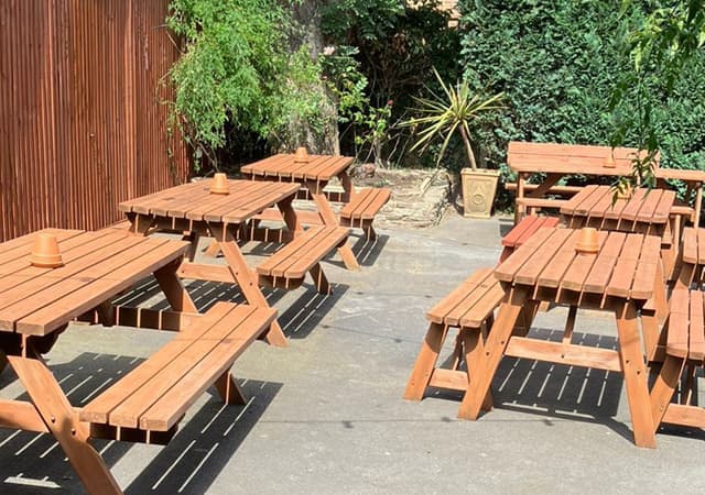 Gordon Arms Beer Garden