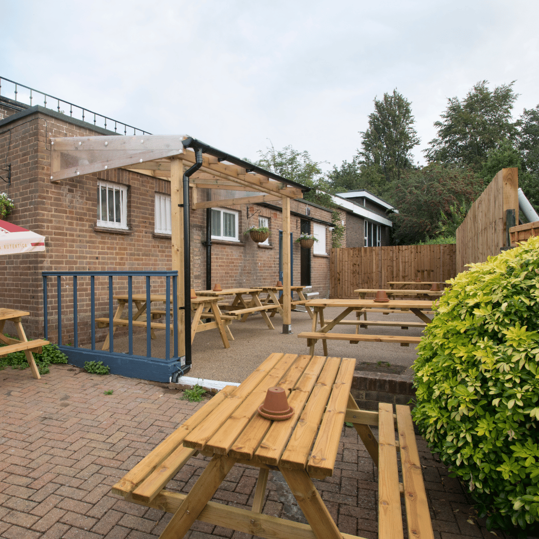 Tudor Rose, Hemel Hempstead - Beer Garden