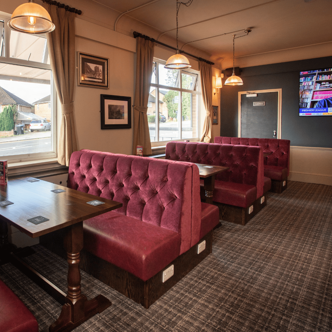 Tudor Rose, Hemel Hempstead - Booth Seating