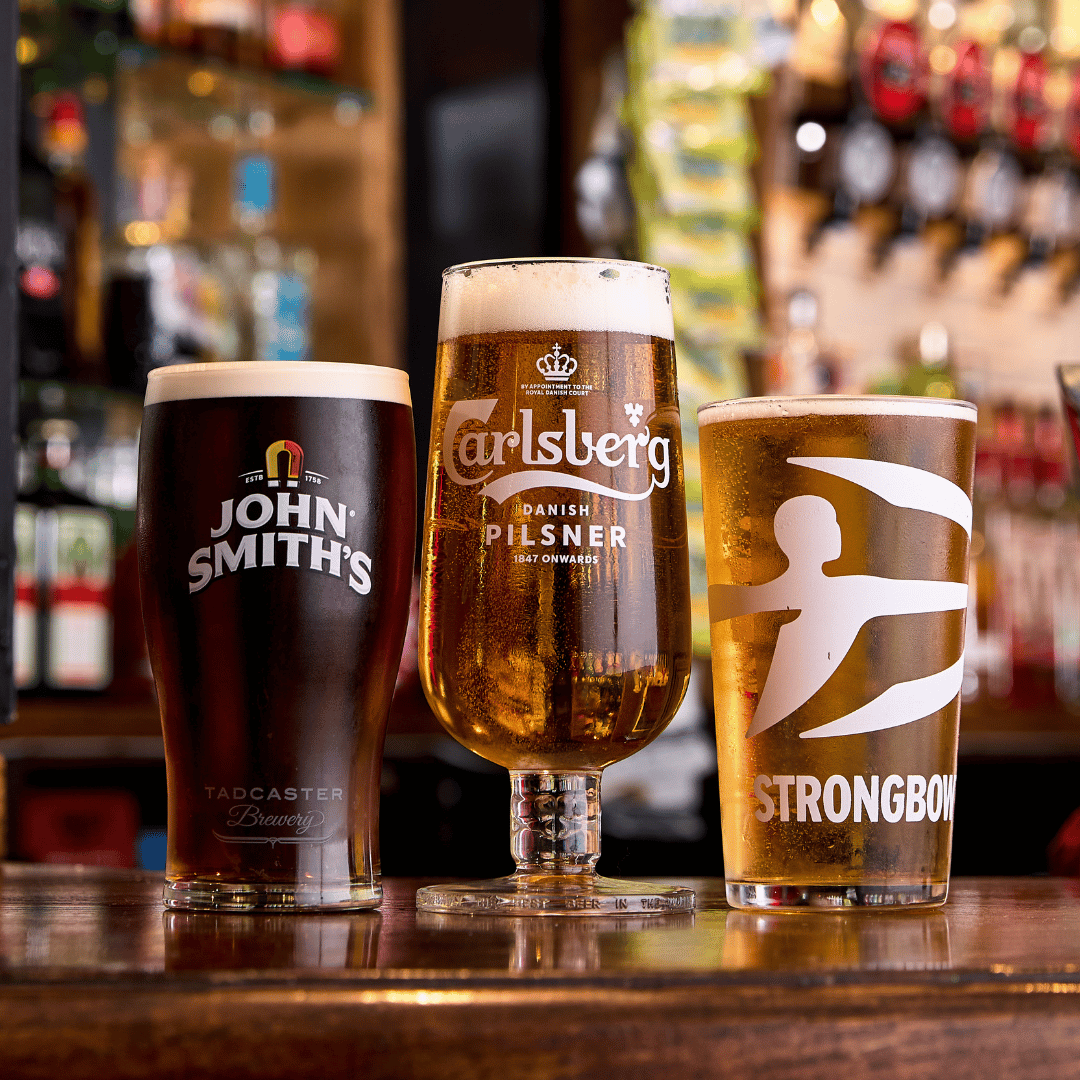 3 PINTS ON A BAR