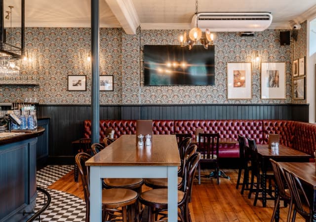 Pubs serving Sunday Roasts near me | Duke of Sussex in Lambeth