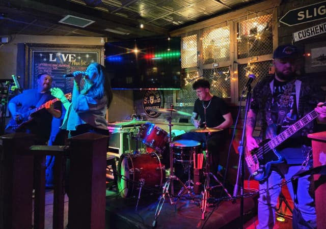 Live Music Pub