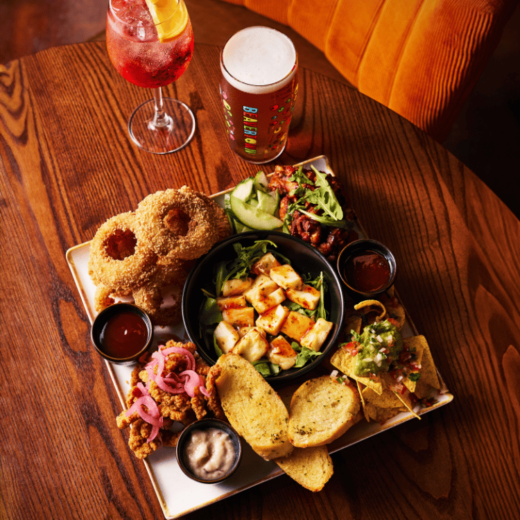 Sharing board and 2 drinks