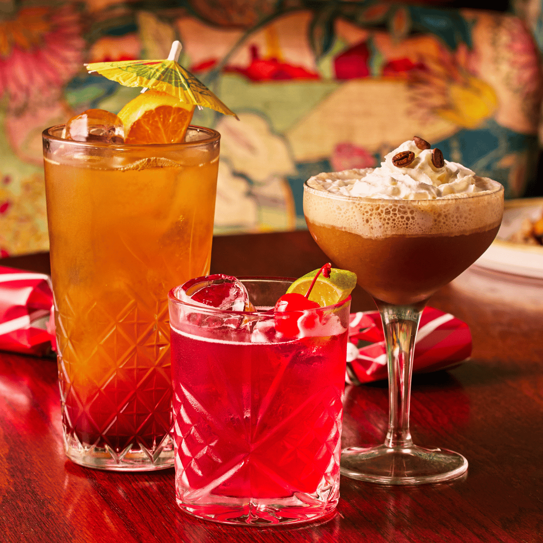 CLASSY CHRISTMAS COCKTAILS ON TAP