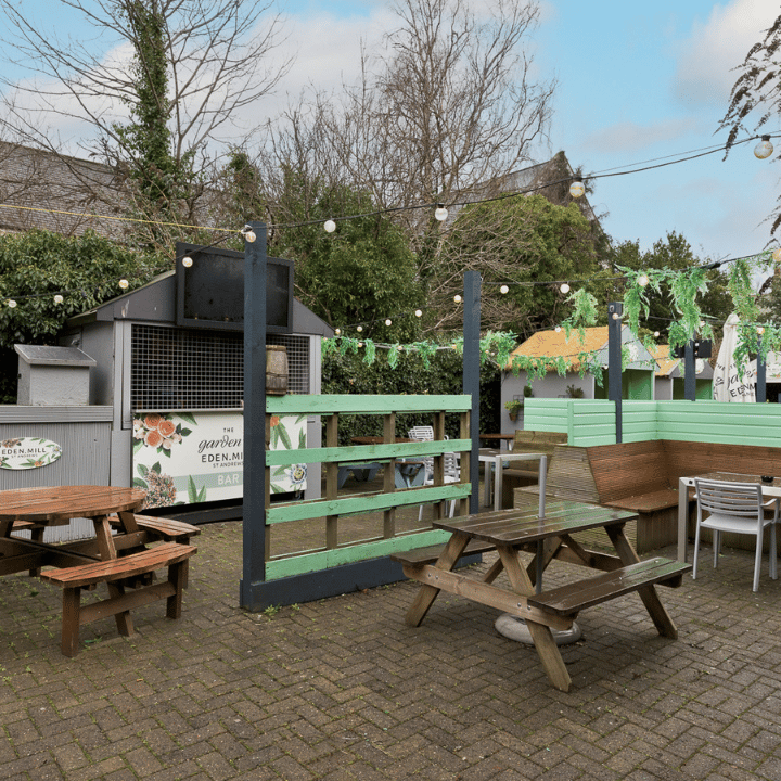 Social Pub & Kitchen Beer Garden