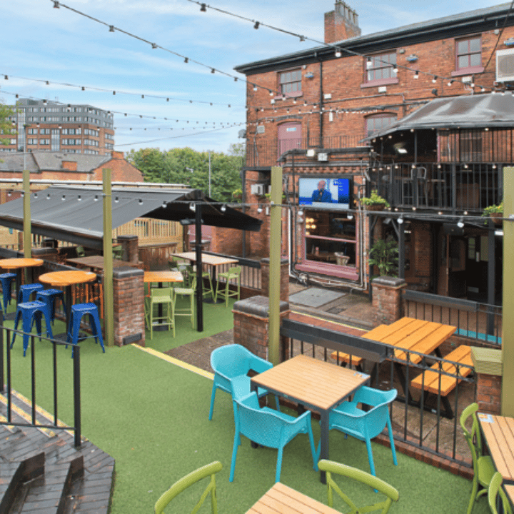 Social Pub & Kitchen Beer Garden