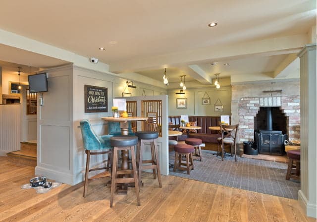 Stork Hotel Pub