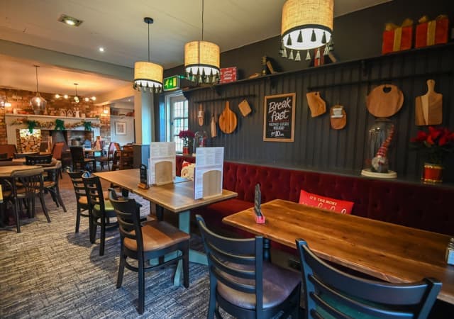 Best Sunday Lunch in New Waltham | Farmhouse