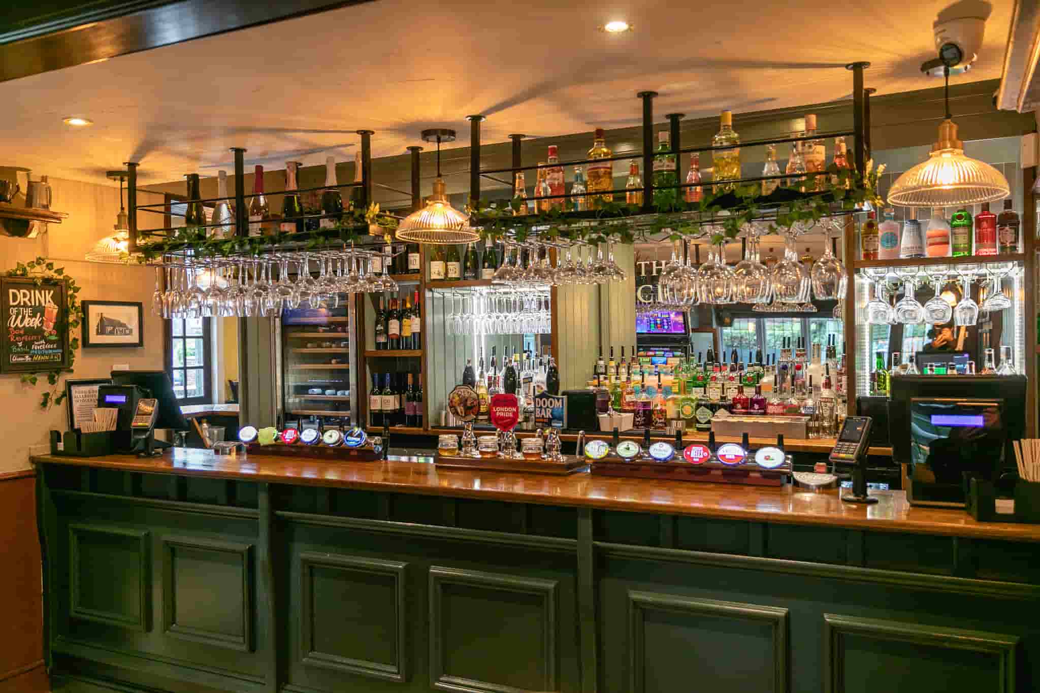 The Cricketers, Row Town