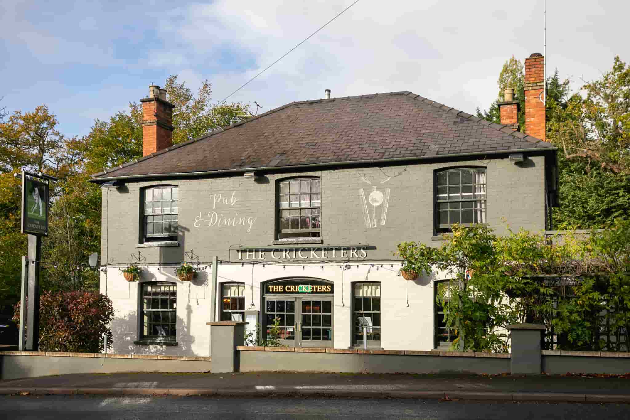 The Cricketers, Row Town