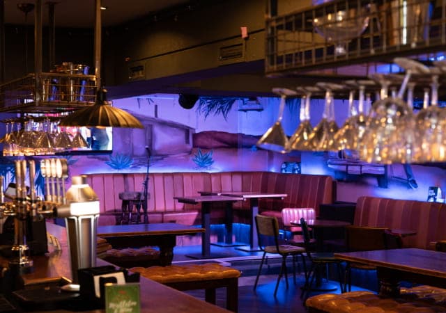 Pubs showing Live Sport in Piccadilly | The Coach House
