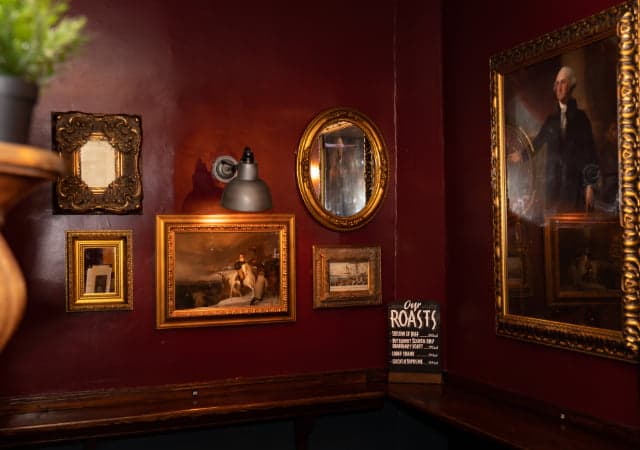 Pubs near Leicester Square serving real ale | The Coach House Piccadilly
