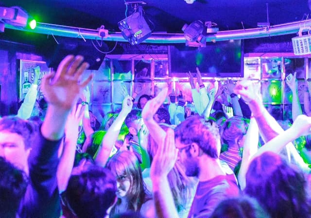Retro Bars - Dancefloor