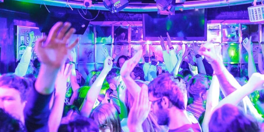 Live Events at Retro Bars
