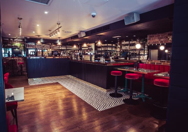 Core Main Bar