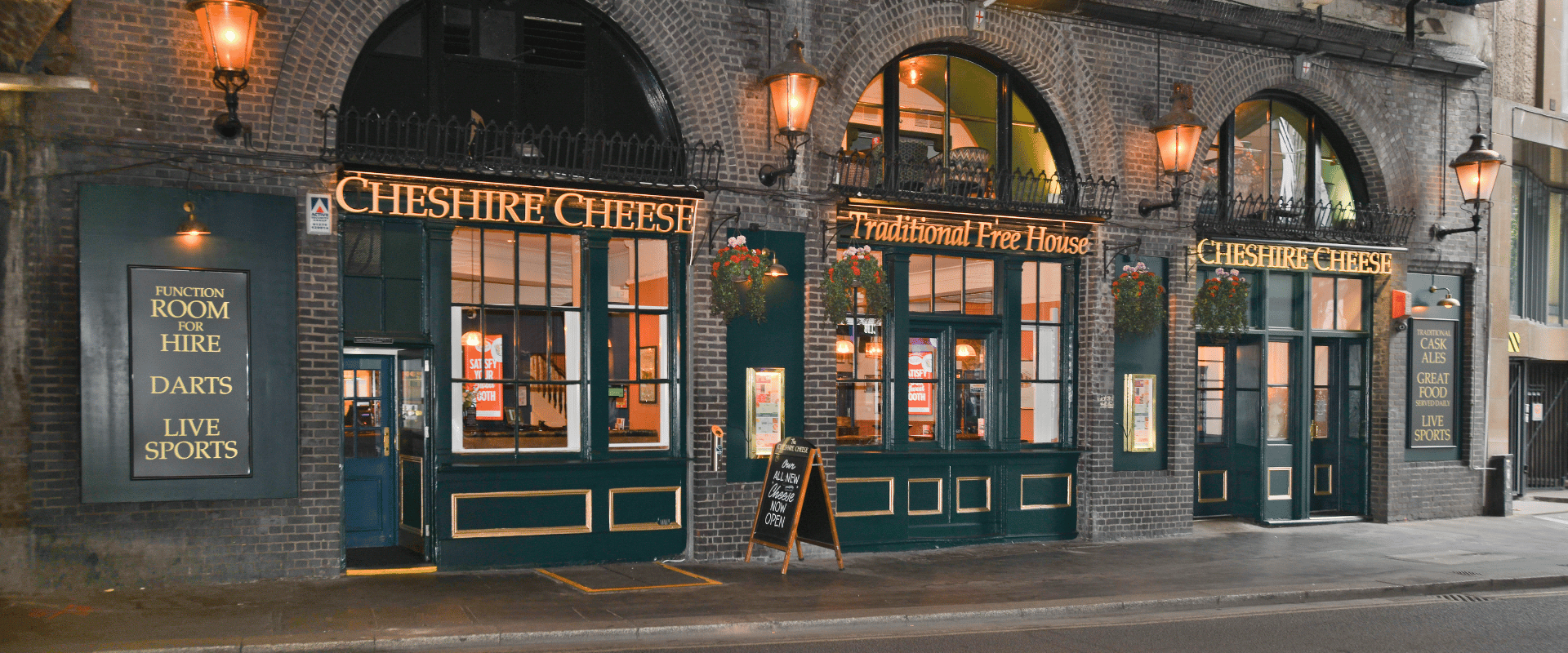 Exterior of Cheshire Cheese