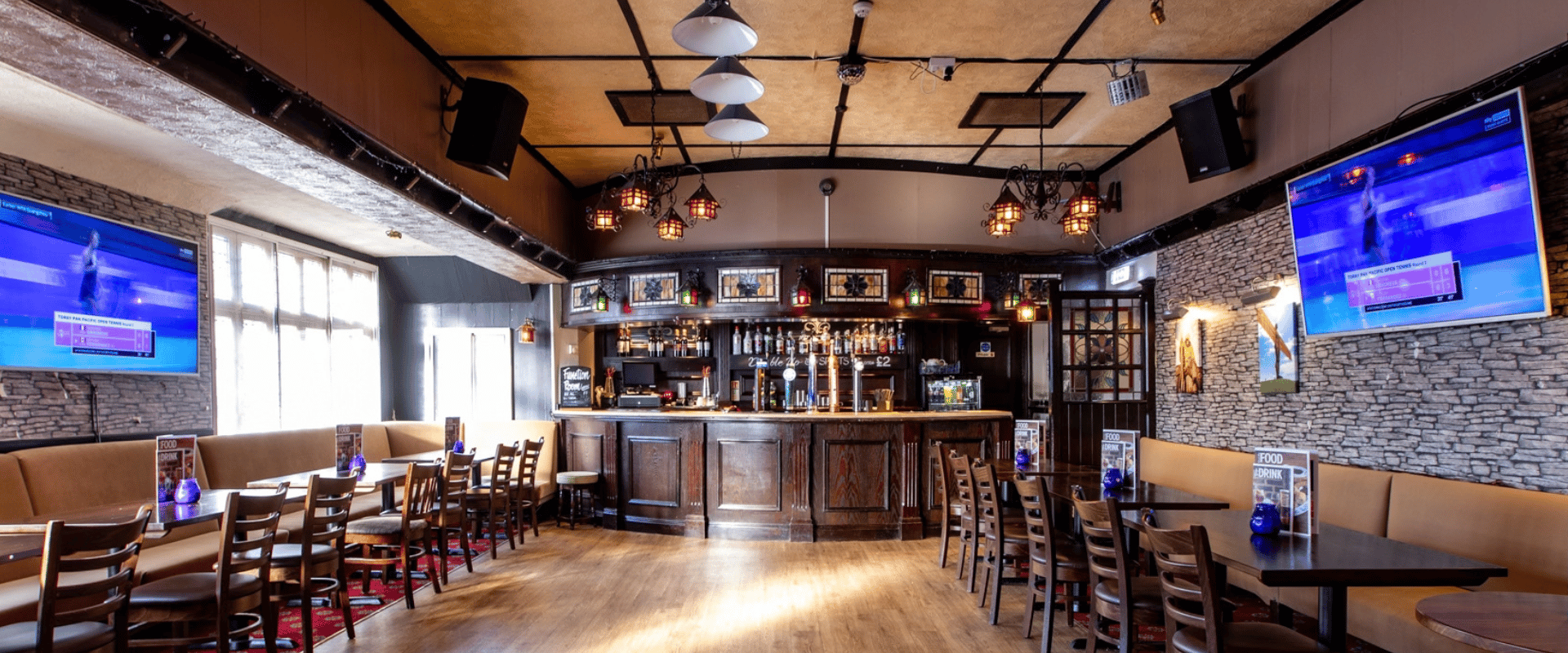 Interior of Grey Horse East Bolden