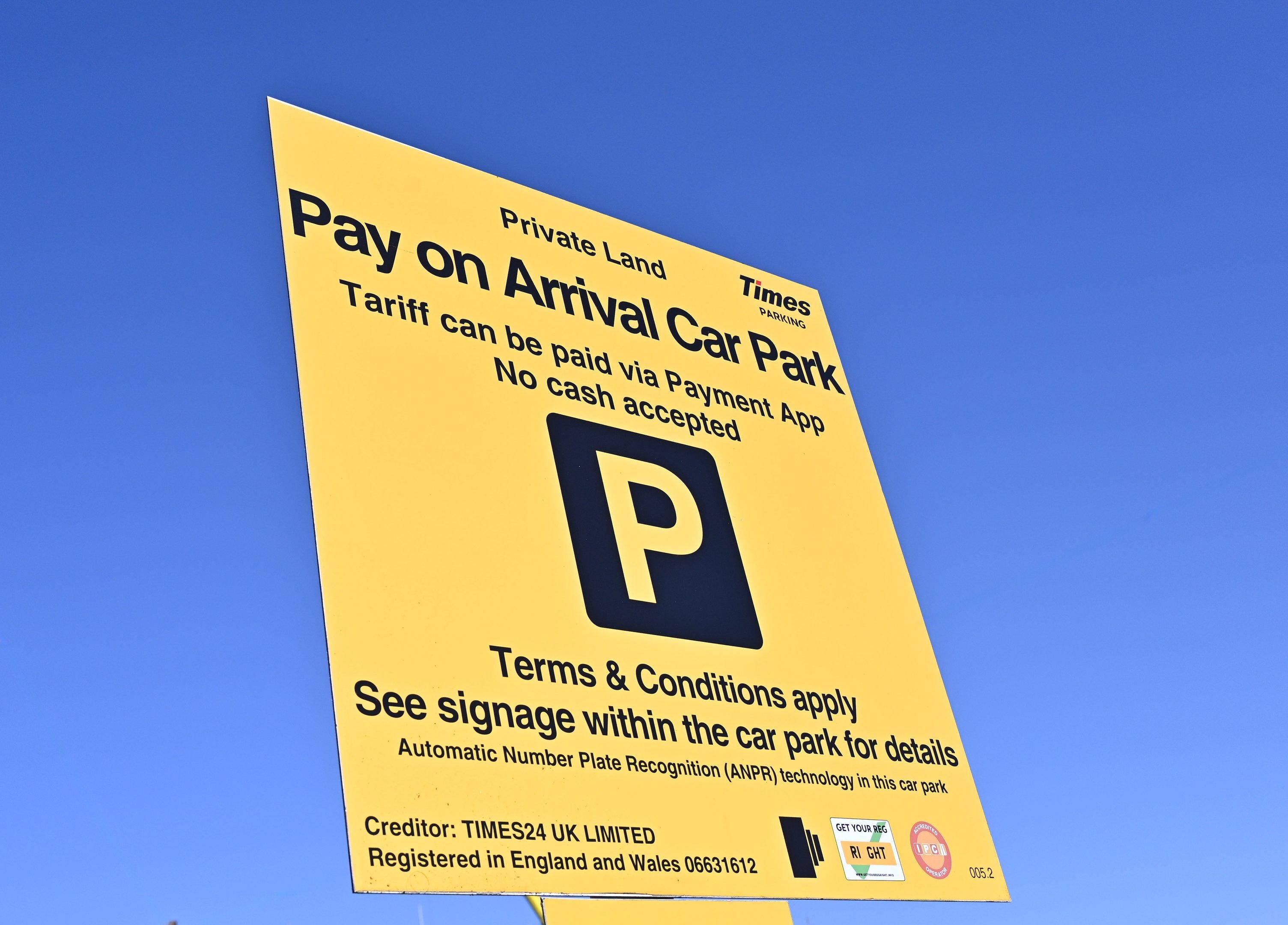 TIMES24_UK_Signage Example
